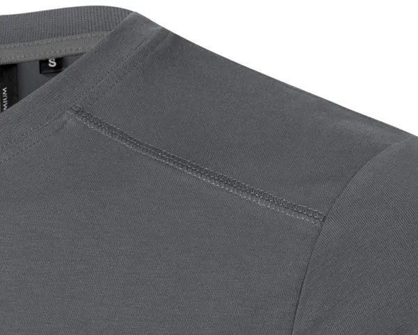 Herren T-Shirt verziert - Dekorative Steppnähte vorne oben