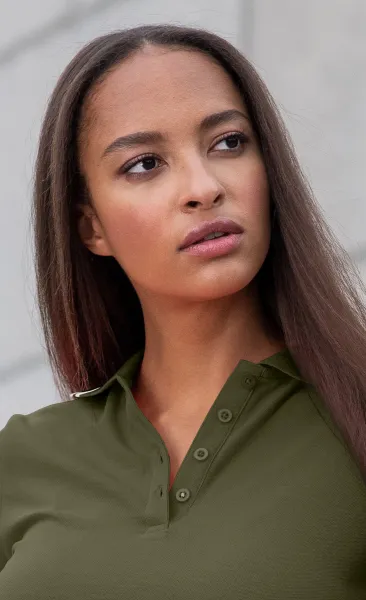 Klassisches Poloshirt für Damen - 4-Knopf-Verschluss