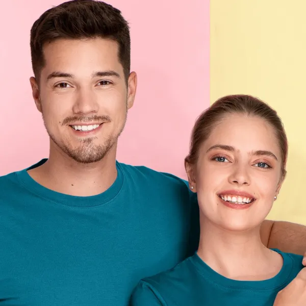 T-Shirt mit kurzen Ärmeln - Klassischer Rundhalsausschnitt