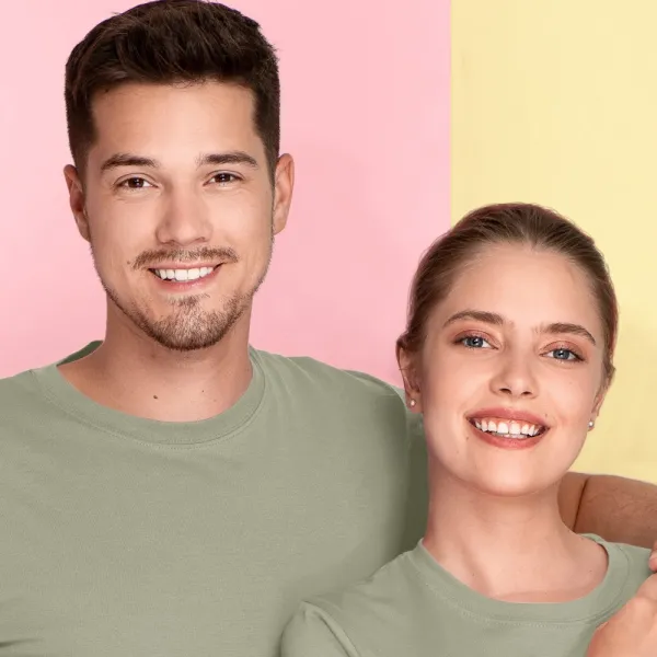 T-Shirt mit kurzen Ärmeln - Klassischer Rundhalsausschnitt