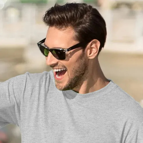 Das klassische T-Shirt der Männer - Klassischer Rundhalsausschnitt