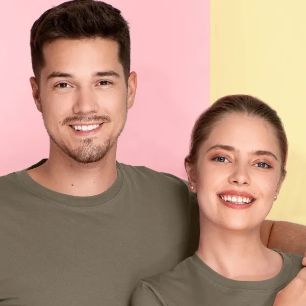 T-Shirt mit kurzen Ärmeln - Klassischer Rundhalsausschnitt