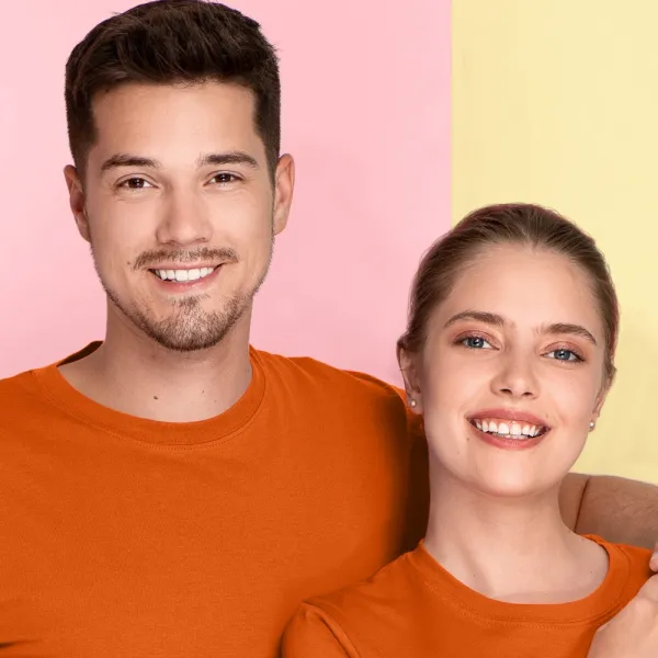 T-Shirt mit kurzen Ärmeln - Klassischer Rundhalsausschnitt
