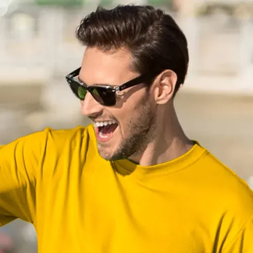 Das klassische T-Shirt der Männer - Klassischer Rundhalsausschnitt