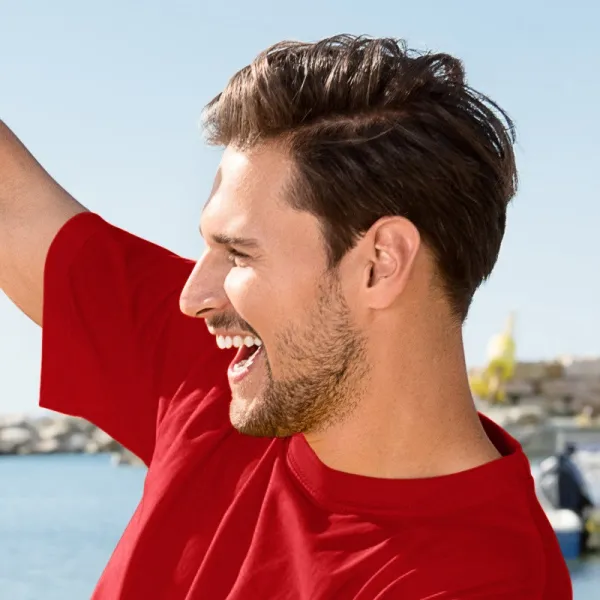 Klassisches T-Shirt - Klassischer Rundhalsausschnitt