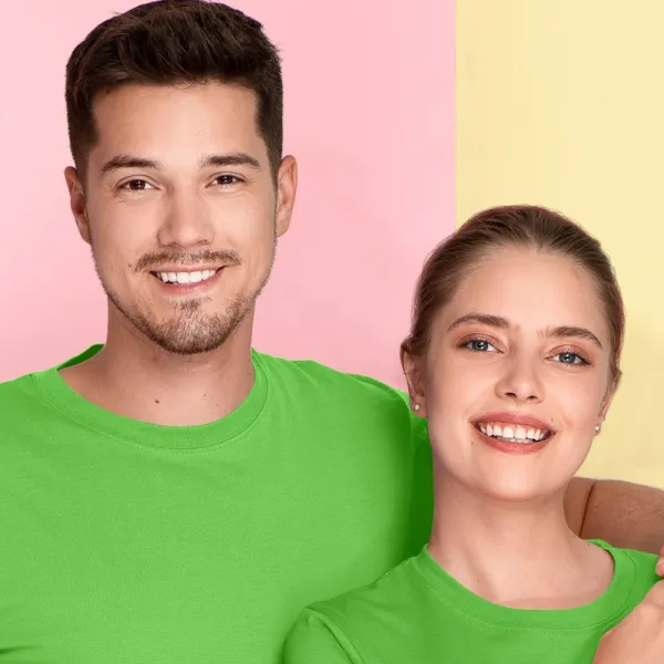 T-Shirt mit kurzen Ärmeln - Klassischer Rundhalsausschnitt