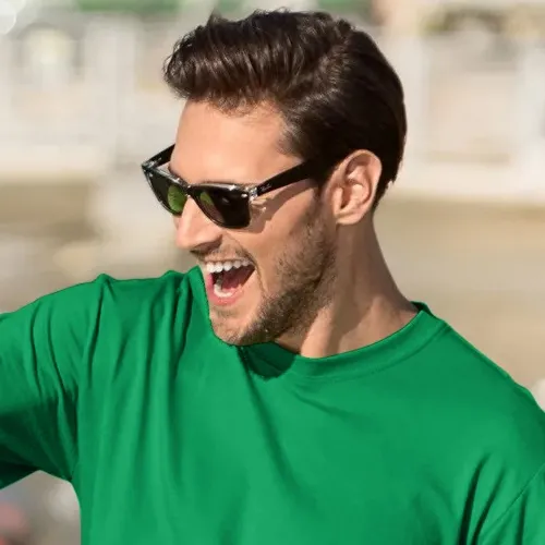 Das klassische T-Shirt der Männer - Klassischer Rundhalsausschnitt