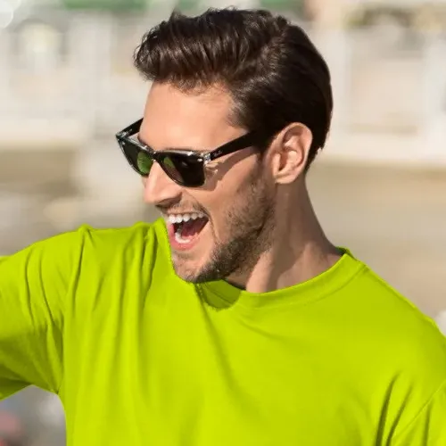 Das klassische T-Shirt der Männer - Klassischer Rundhalsausschnitt